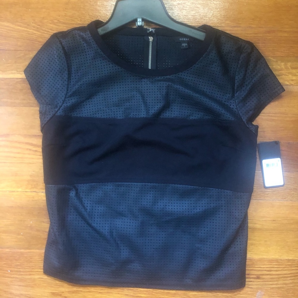 Guess brand new shirt ! Ready to be shipped!
